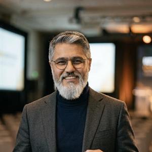 Doç. Dr. Serkan Özel